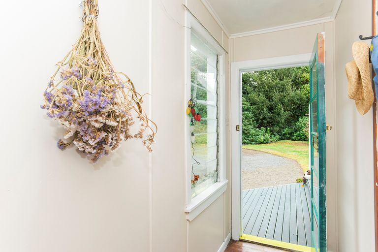 Photo of property in 4 Terrace Street, Matawai, 4075