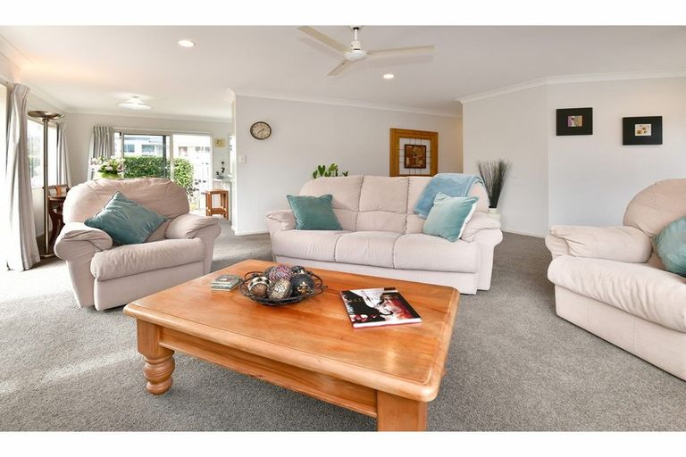 Photo of property in 2/31 Alice Avenue, Orewa, 0931