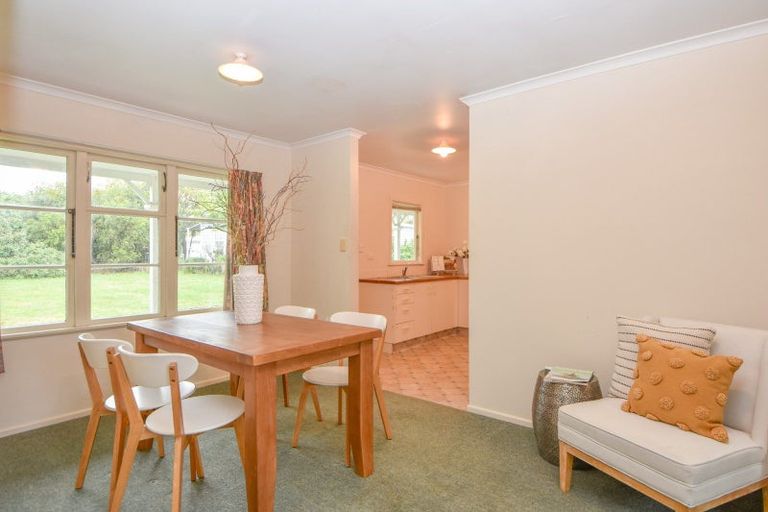 Photo of property in 24 Moreton Road, Carterton, 5713