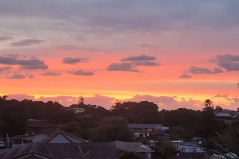 Photo of property in 178 Bleakhouse Road, Mellons Bay, Auckland, 2014