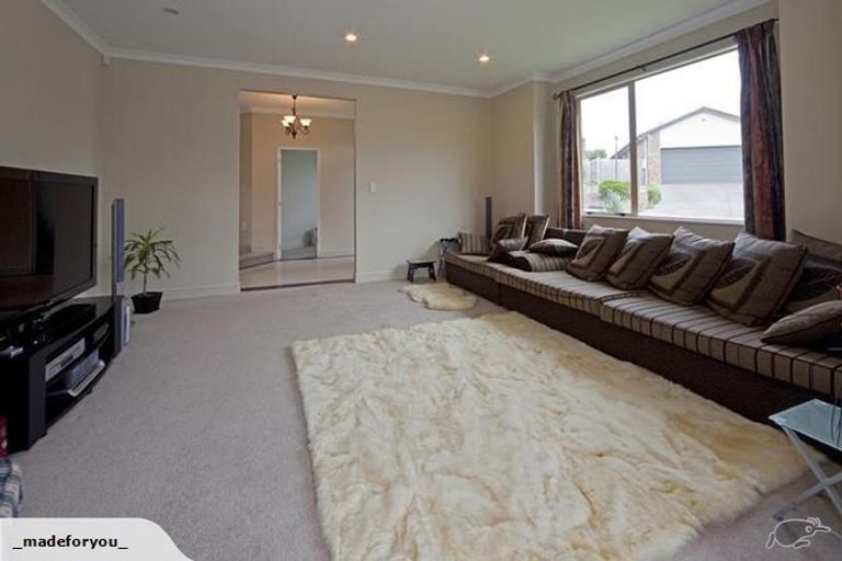 Photo of property in 24 George Deane Place, Greenhithe, Auckland, 0632