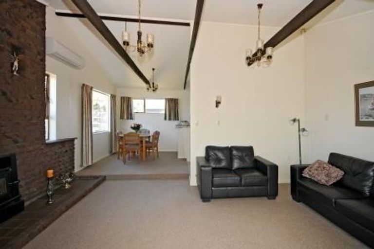Photo of property in 6 Mountainview Terrace, Otaki Beach, Otaki, 5512