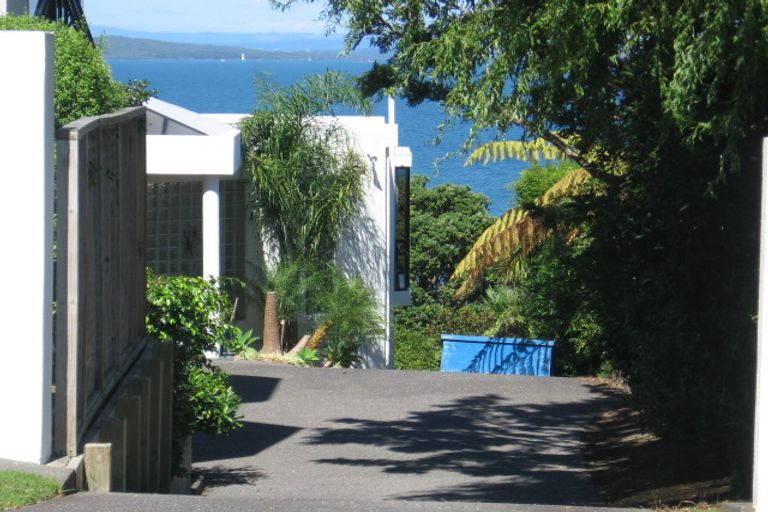 Photo of property in 1/19 Churchill Road, Murrays Bay, Auckland, 0630