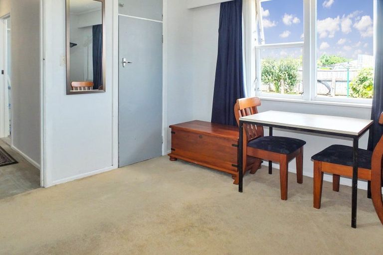 Photo of property in 16 Mark Perreau Place, Foxton, 4814