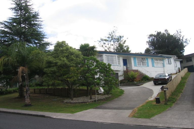 Photo of property in 37 Normanton Street, Glenfield, Auckland, 0629