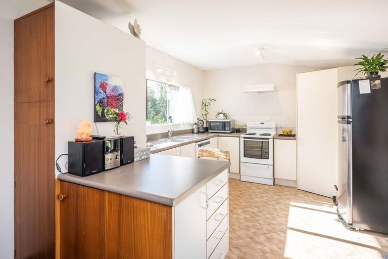 Photo of property in 3 Tainui Street, Raumati Beach, Paraparaumu, 5032