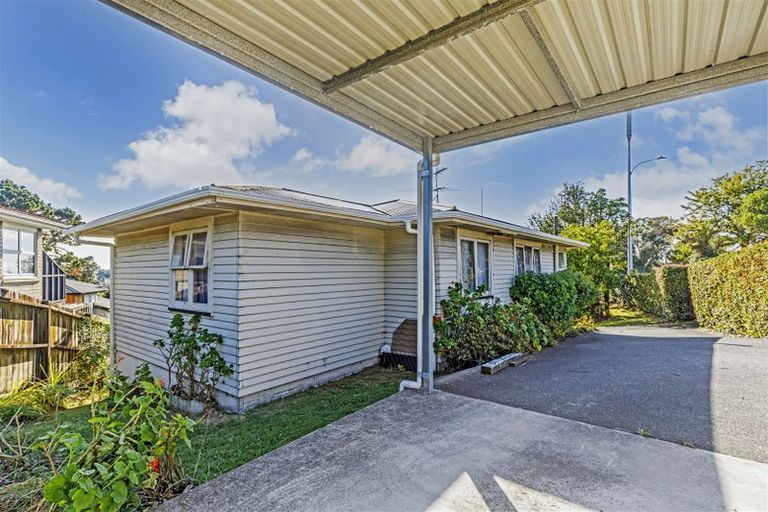 Photo of property in 399 Wairau Road, Totara Vale, Auckland, 0629