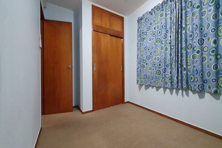 Photo of property in 34 Chislehurst Street, Henderson, Auckland, 0612