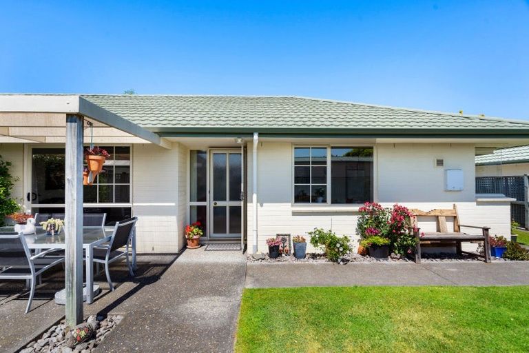 Photo of property in 2/406 Lyndon Road East, Hastings, 4122