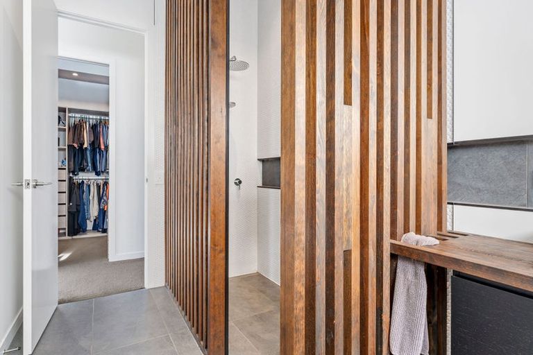 Photo of property in 7 Laguna Place, Matakatia, Whangaparaoa, 0930