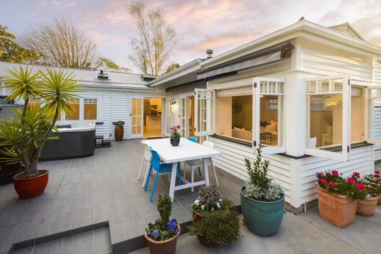 Photo of property in 74 Princes Street, Cambridge, 3434