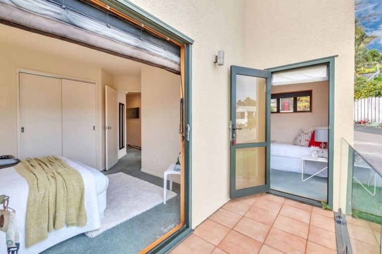 Photo of property in 6 Shannon Place, Torbay, Auckland, 0630