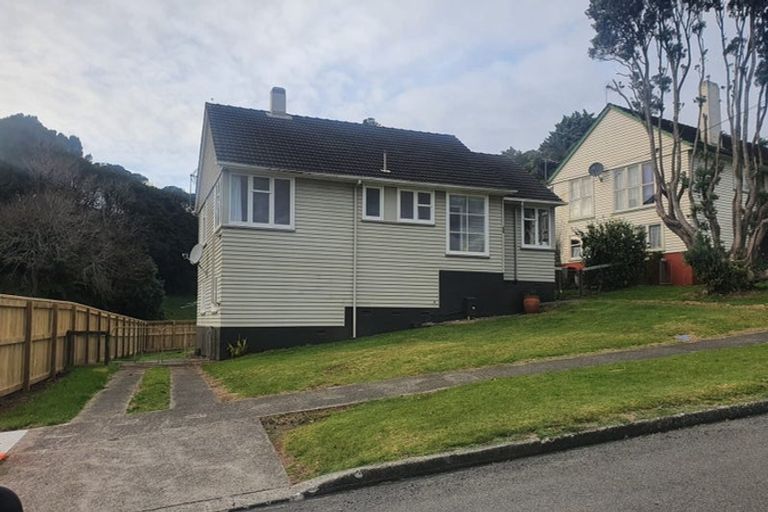 Photo of property in 98 Cook Street, Marfell, New Plymouth, 4310