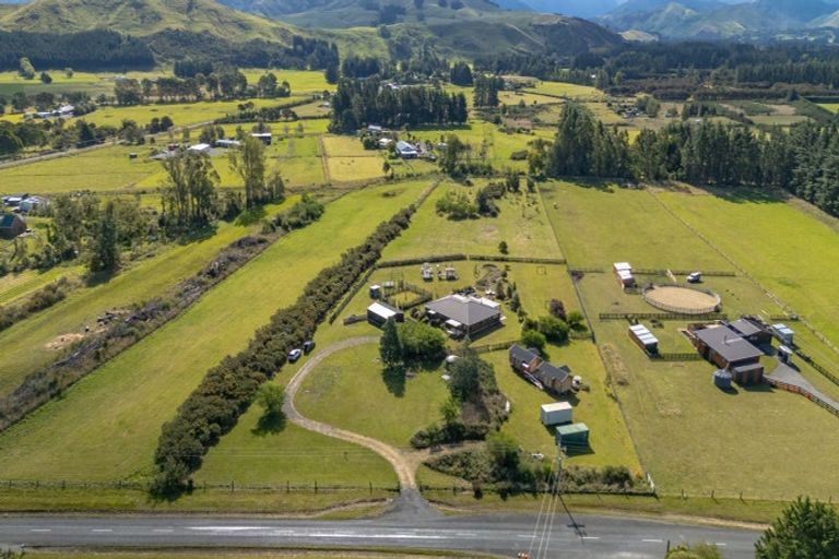 Photo of property in 829 Chester Road, West Taratahi, Carterton, 5791
