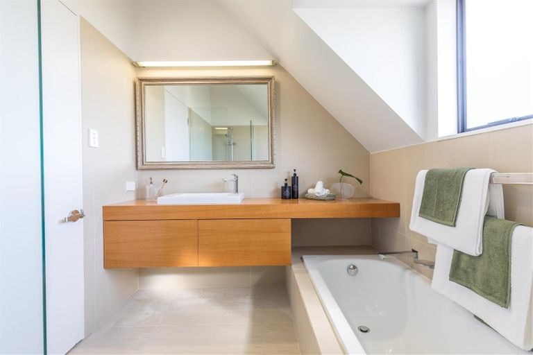 Photo of property in 8 View Road, Campbells Bay, Auckland, 0630