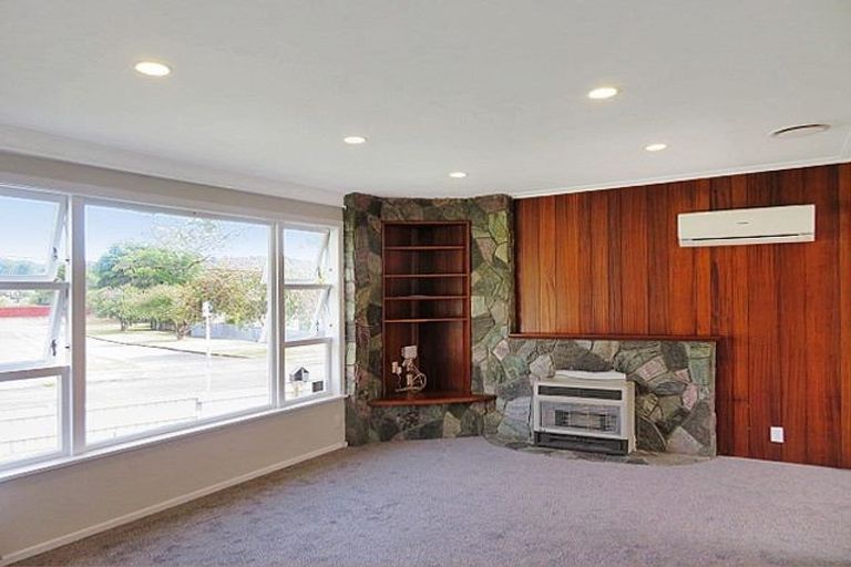 Photo of property in 49 Horoeka Street, Stokes Valley, Lower Hutt, 5019