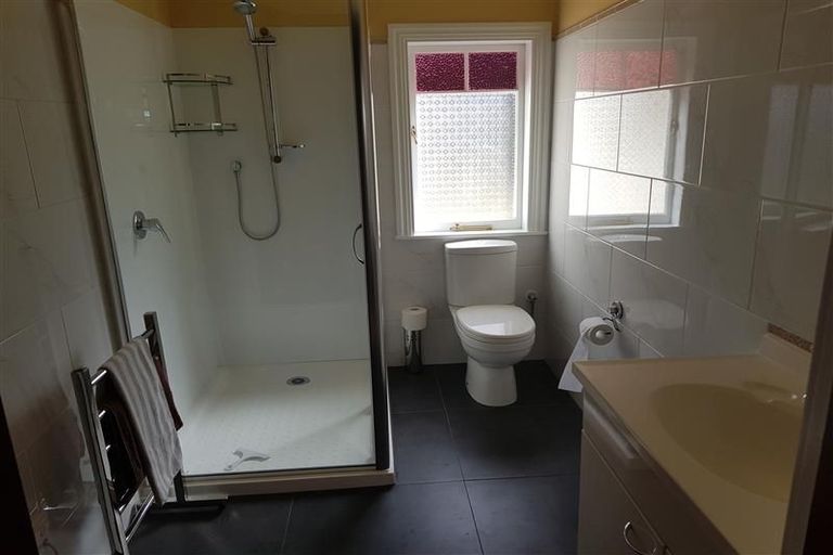 Photo of property in 4126 Great North Road, Glen Eden, Auckland, 0602