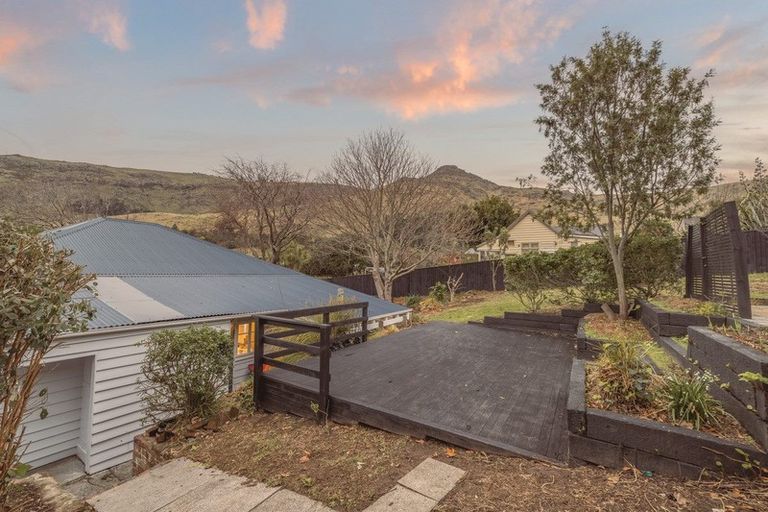 Photo of property in 37 Port Hills Road, Heathcote Valley, Christchurch, 8022