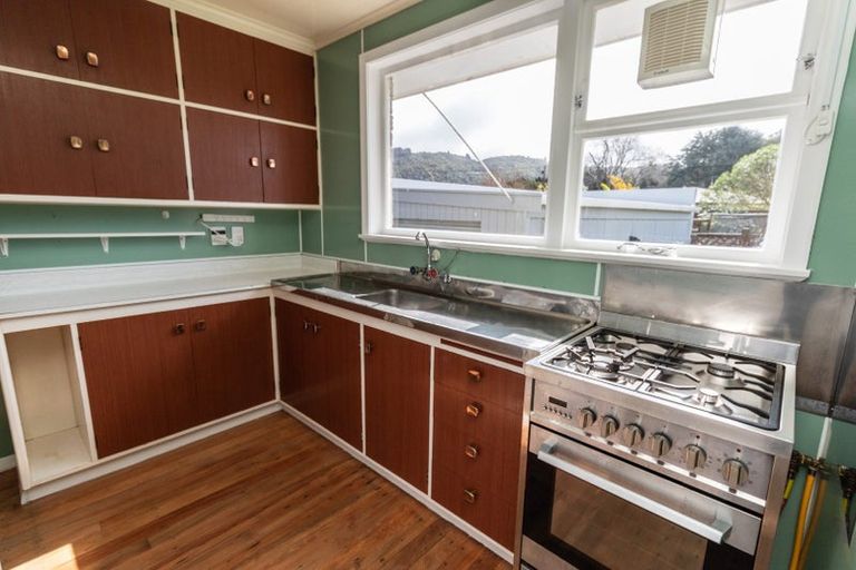 Photo of property in 18a Percy Cameron Street, Avalon, Lower Hutt, 5011