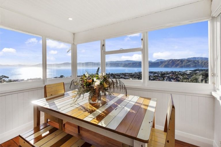 Photo of property in 74 Tio Tio Road, Seatoun, Wellington, 6022