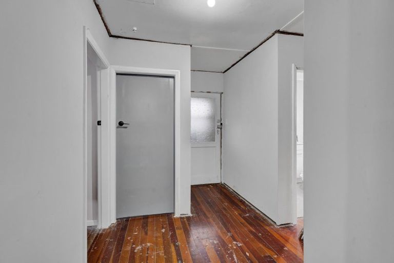 Photo of property in 10 Acourt Street, Hawera, 4610