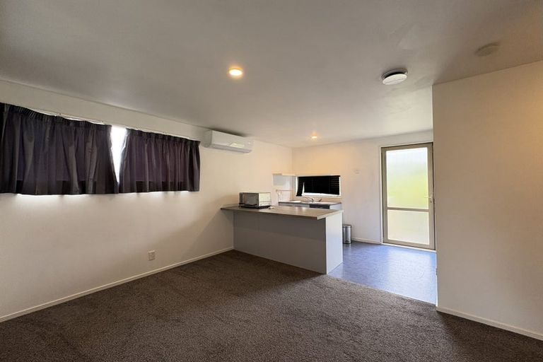Photo of property in 17 Meteor Place, Schnapper Rock, Auckland, 0632