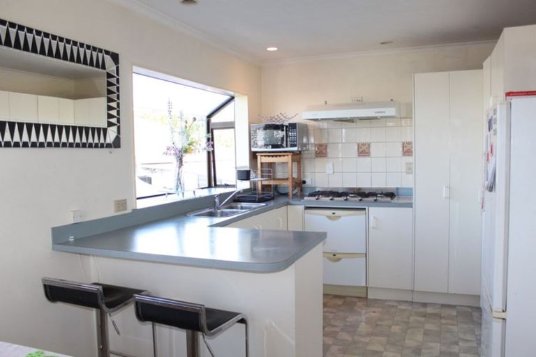 Photo of property in 2 Bluegum Place, Woodhill, Whangarei, 0110