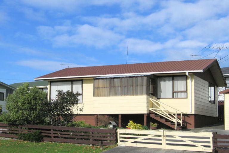 Photo of property in 1 Iris Street, Snells Beach, 0920