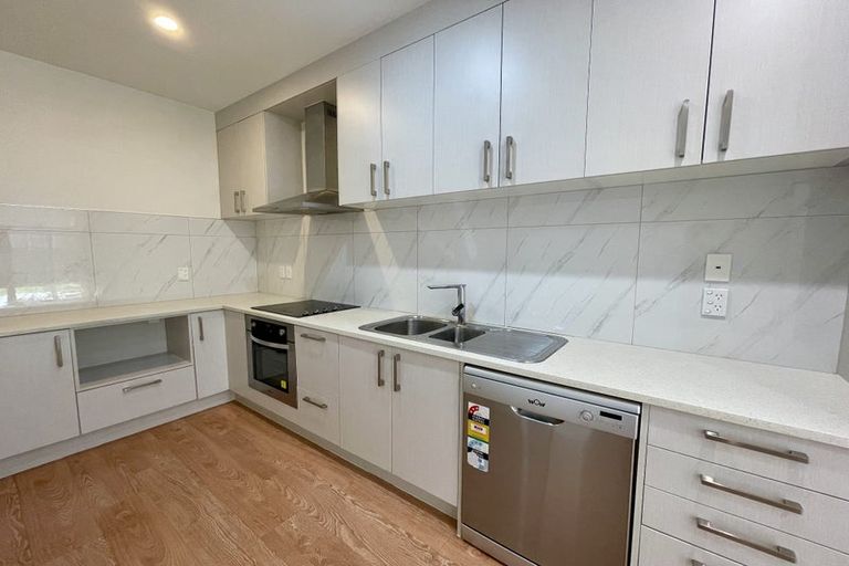 Photo of property in 6b Carlos Drive, Flat Bush, Auckland, 2016
