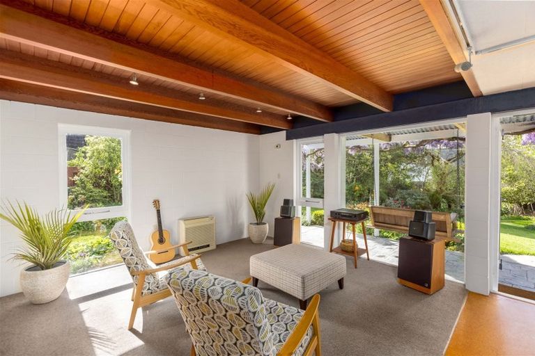 Photo of property in 84c Avonhead Road, Avonhead, Christchurch, 8042