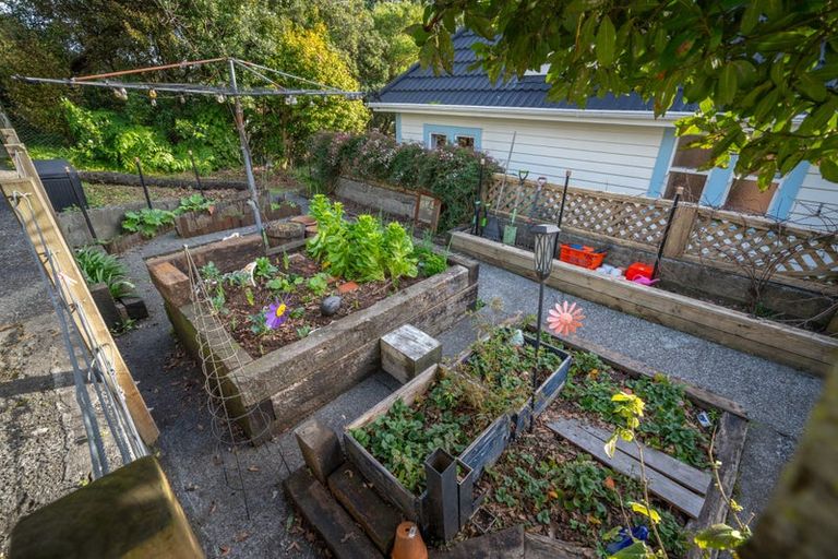 Photo of property in 28 Handyside Street, Tawa, Wellington, 5028