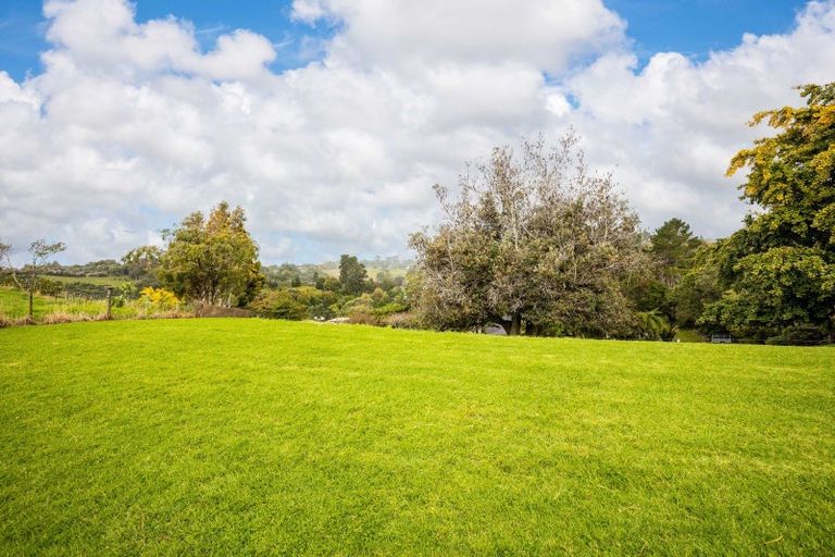 Photo of property in 42 Ridgewood Drive, Ridgewood, New Plymouth, 4371