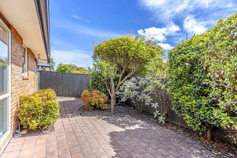 Photo of property in 17c Division Street, Riccarton, Christchurch, 8041