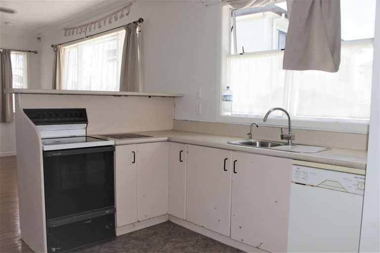 Photo of property in 5 Maxwell Avenue, Papatoetoe, Auckland, 2025