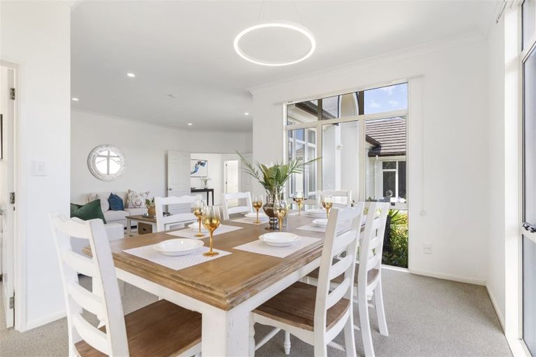 Photo of property in 5 Kentia Way, Somerville, Auckland, 2014