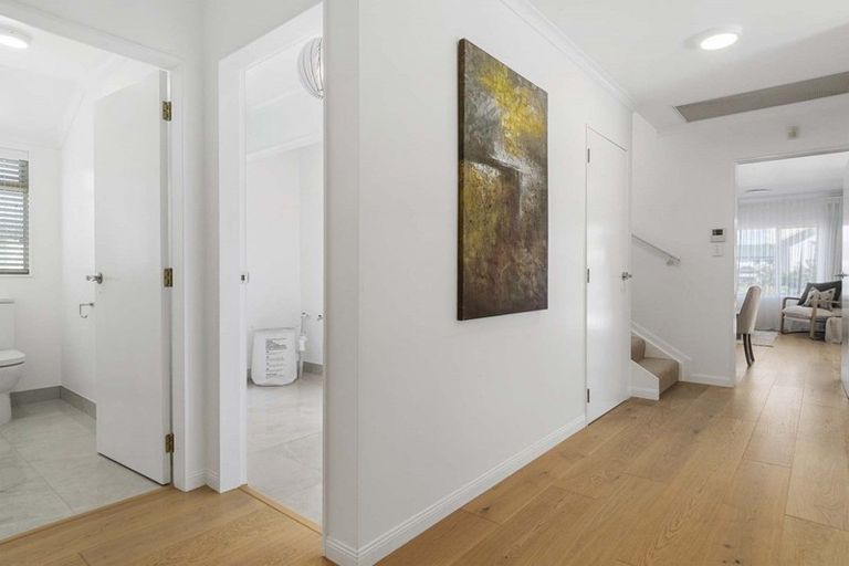 Photo of property in 1 Guildford Place, Bethlehem, Tauranga, 3110