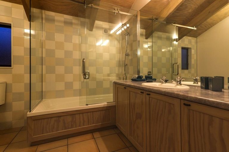 Photo of property in 34 Coster Street, Enner Glynn, Nelson, 7011