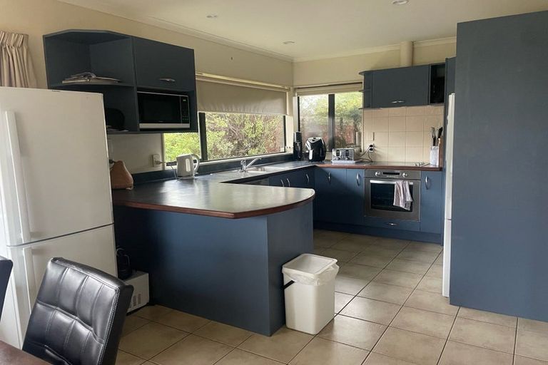 Photo of property in 7 Ron Place, Fitzherbert, Palmerston North, 4410