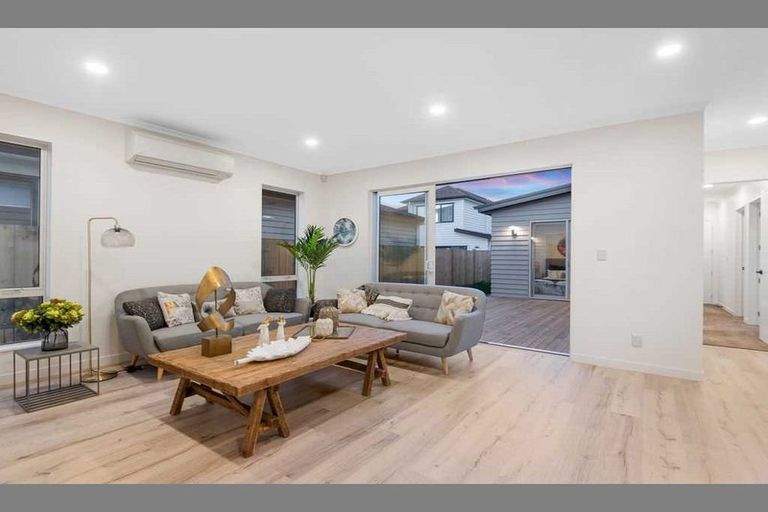 Photo of property in 14 Hangar Lane, Whenuapai, Auckland, 0618