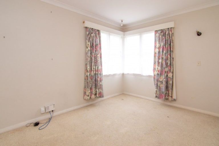 Photo of property in 33 Kent Crescent, Awapuni, Palmerston North, 4412