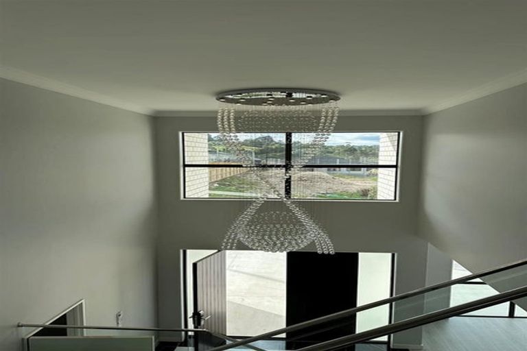 Photo of property in 13 Lumber Rise, Swanson, Auckland, 0614