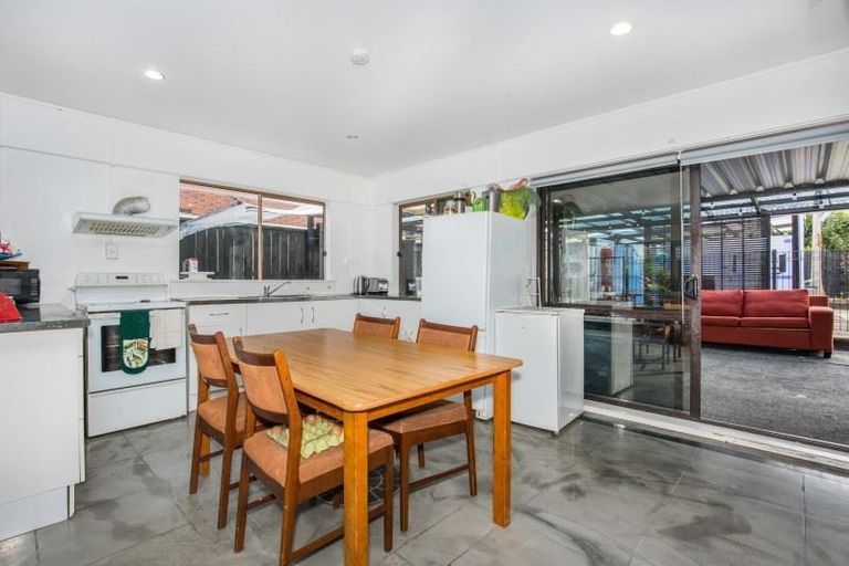 Photo of property in 19 Domain Road, Weymouth, Auckland, 2103