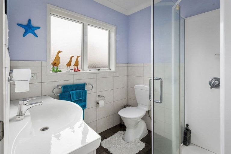 Photo of property in 15a Roretana Drive, Athenree, Katikati, 3177