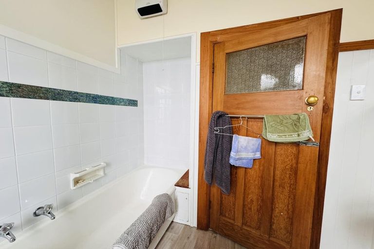 Photo of property in 64 Limbrick Street, Terrace End, Palmerston North, 4410