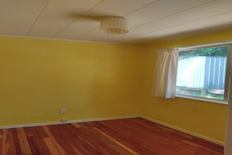 Photo of property in 60 Hellyers Street, Birkdale, Auckland, 0626