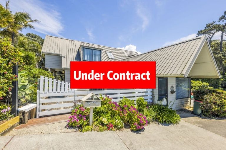 Photo of property in 204 Mellons Bay Road, Mellons Bay, Auckland, 2014