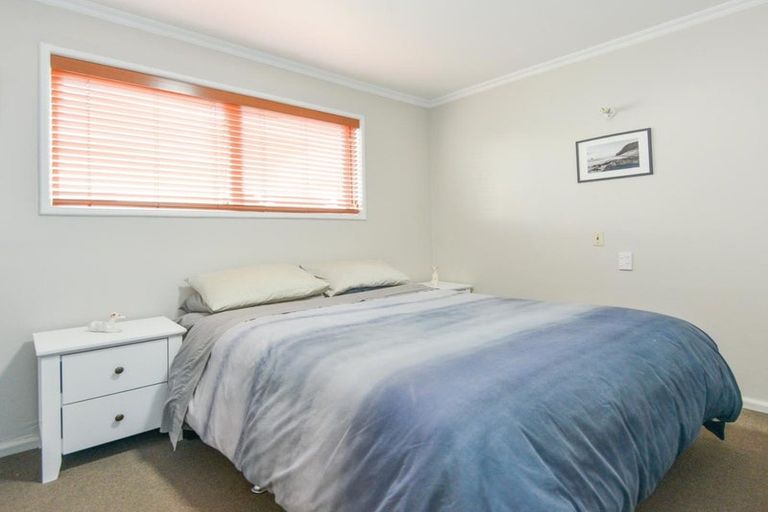 Photo of property in 2/409-411 Lyndon Road East, Hastings, 4122