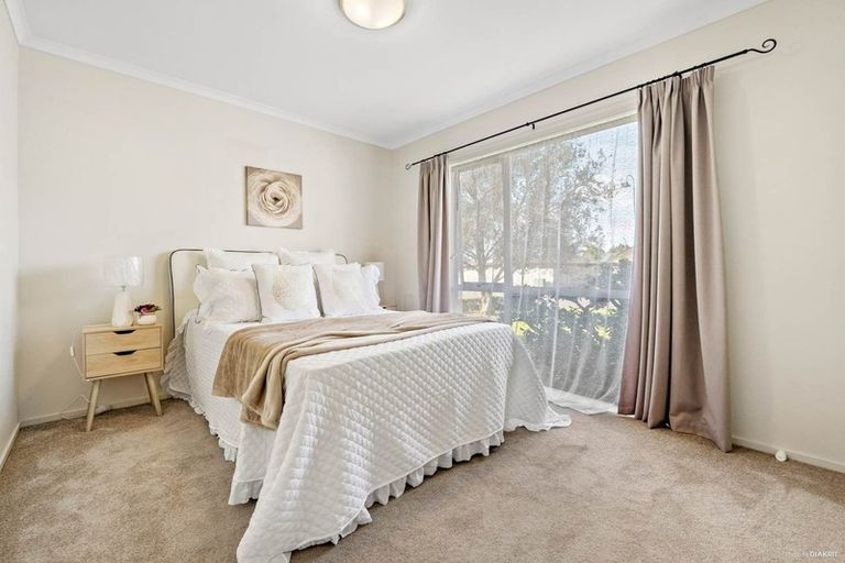 Photo of property in 12 Trevors Place, Pukekohe, 2120