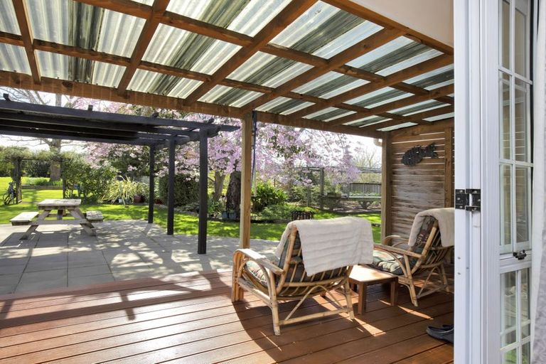 Photo of property in 97 Gear Road, Te Horo, Otaki, 5582