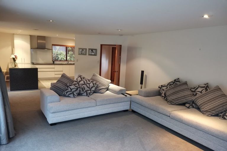 Photo of property in 1/29 Radiata Lane, Chatswood, Auckland, 0626